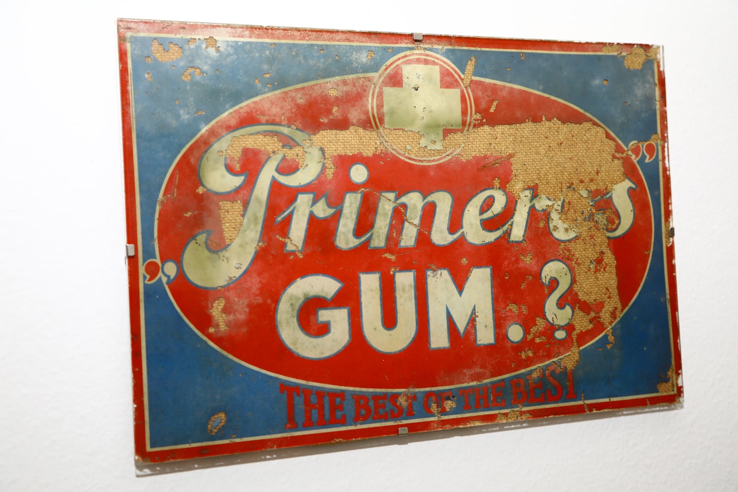 Historické reklamy dnes zdobí pražské firemní kanceláře.