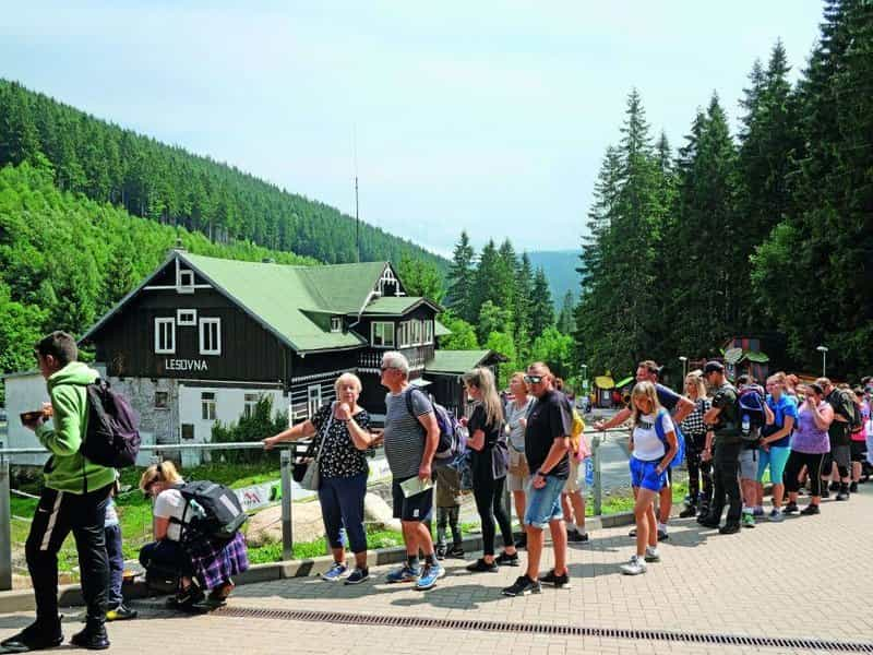  Krkonoše trpí pod návalem turistů