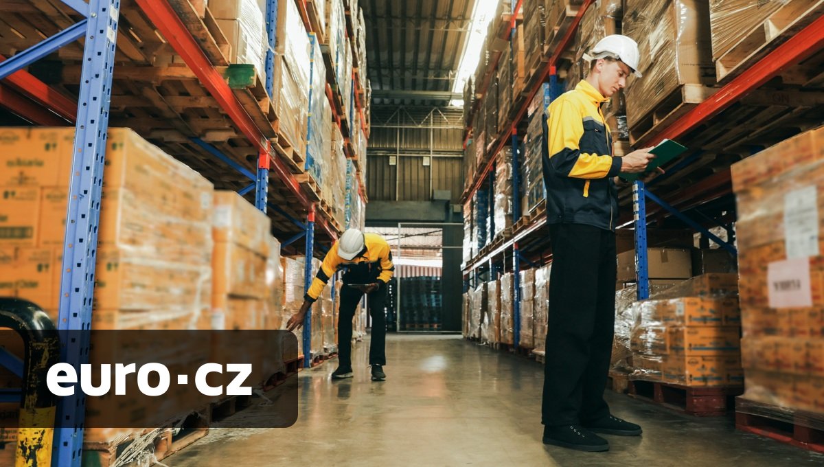 Řada firem v Česku se dnes bez cizinců neobejde. Jejich počty stále rostou, ale systematický plán začlenění chybí