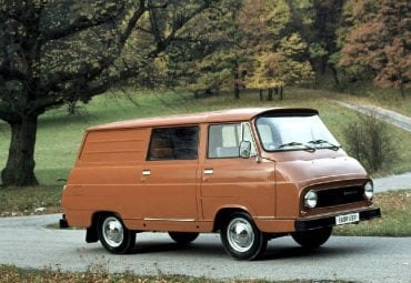 Škoda (TAZ) 1203 se dodávala v kombinované úpravě (na snímku) nebo s dvoumístným interiérem a velkým užitným prostorem