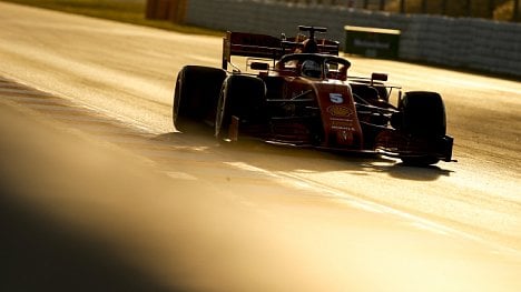 Náhledový obrázek - Formule 1 zařadila vyšší rychlost a poprvé po třech letech vykázala zisk. Díky vysílacím právům a sponzorům