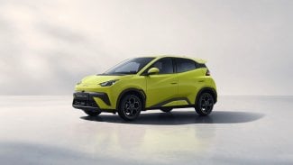 Náhledový obrázek - Měla to být čínská lidová revoluce, místo toho do Evropy míří další kompromisní elektromobil za půl milionu