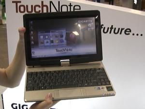 Netbook TouchNote T1028 nabízí 10,1 palcový displej, který může být otočen o 180 stupňů a změnit tak zařízení na tablet