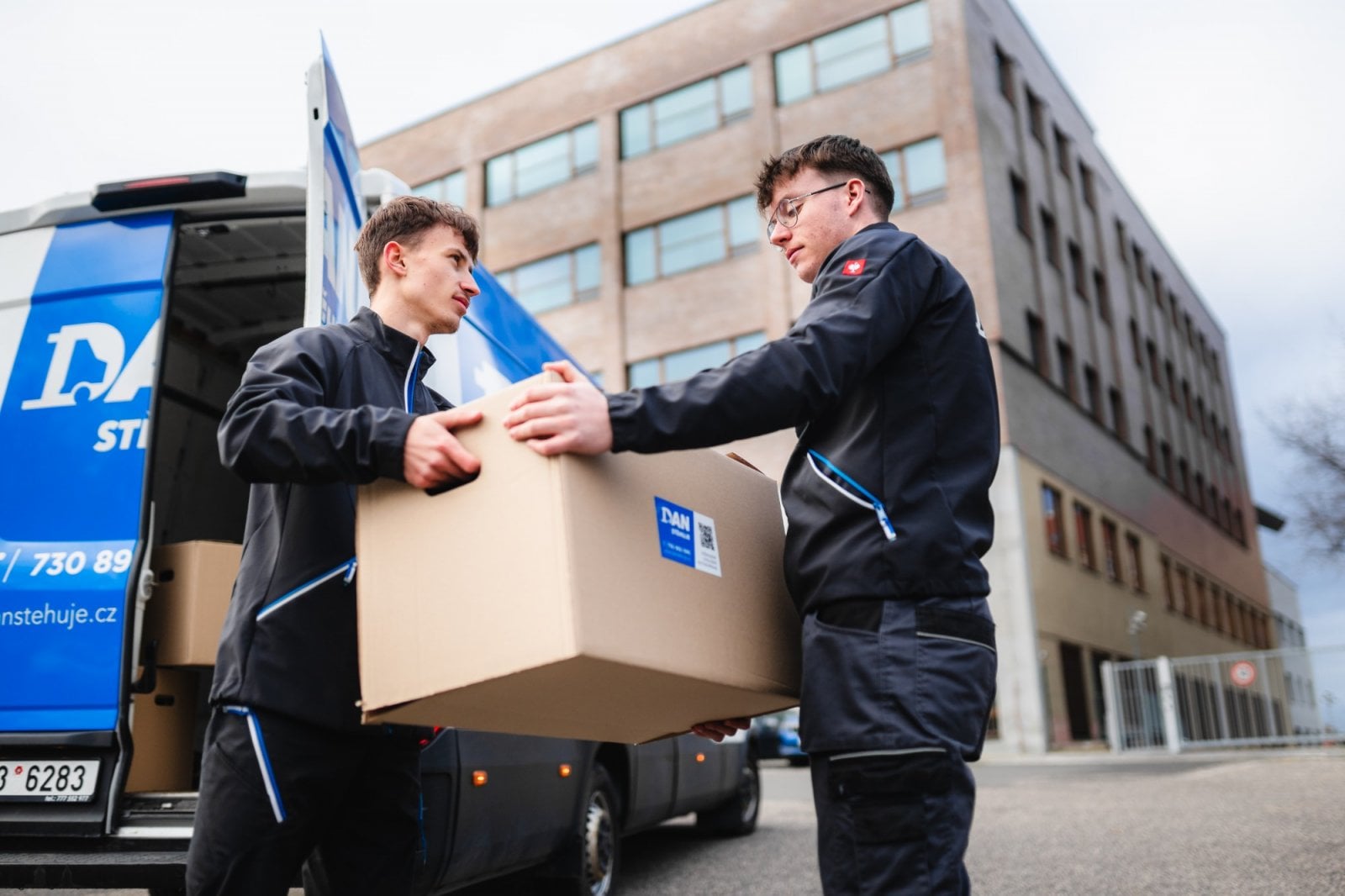 Ze stěhování firmy Dan stěhuje