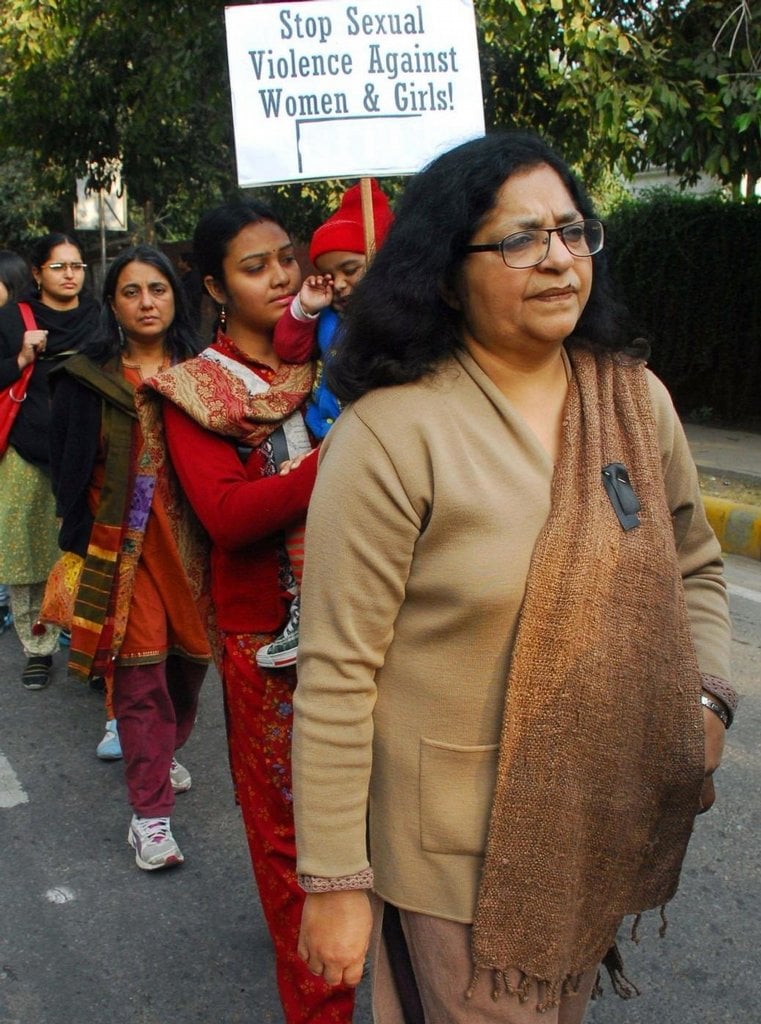 2010-05-proti-brutc3a1lnc3admu-nc3a1silc3ad-protestovaly-desetit