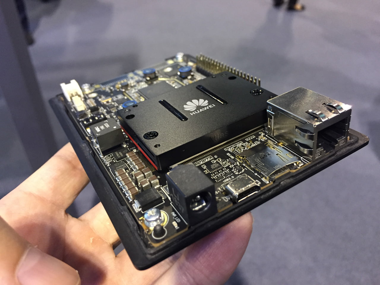 Vývojářský kit Huawei Atlas