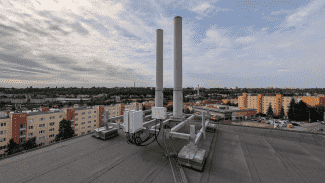 Mobilní 5G vysílač T-Mobilu na ulici Syrská v Praze