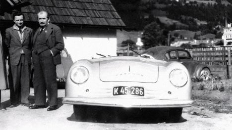 Ferdinand Porsche se synem u otevřeného sportovního modelu, který stál u počátků generací rychlých vozidel, nesoucích jeho jméno.