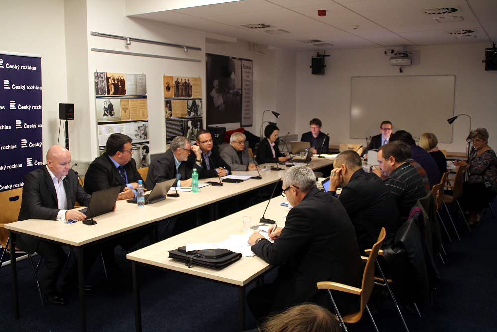 Jak Rada Českého rozhlasu nezvolila prozatímního ředitele