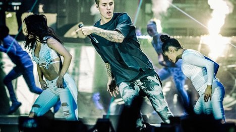 Náhledový obrázek - Zpívánky za miliardy. Justin Bieber prodal po vzoru jiných umělců práva na své písně, novému trendu pomohla pandemie i TikTok