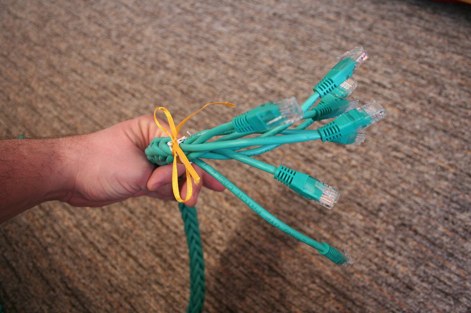 Skončíme trochu dřív, aby nám vynikl konec s konektory.