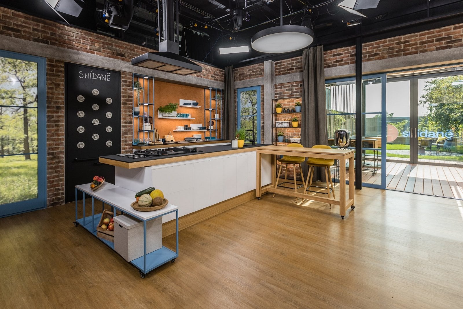 Studio Snídaně (2022)