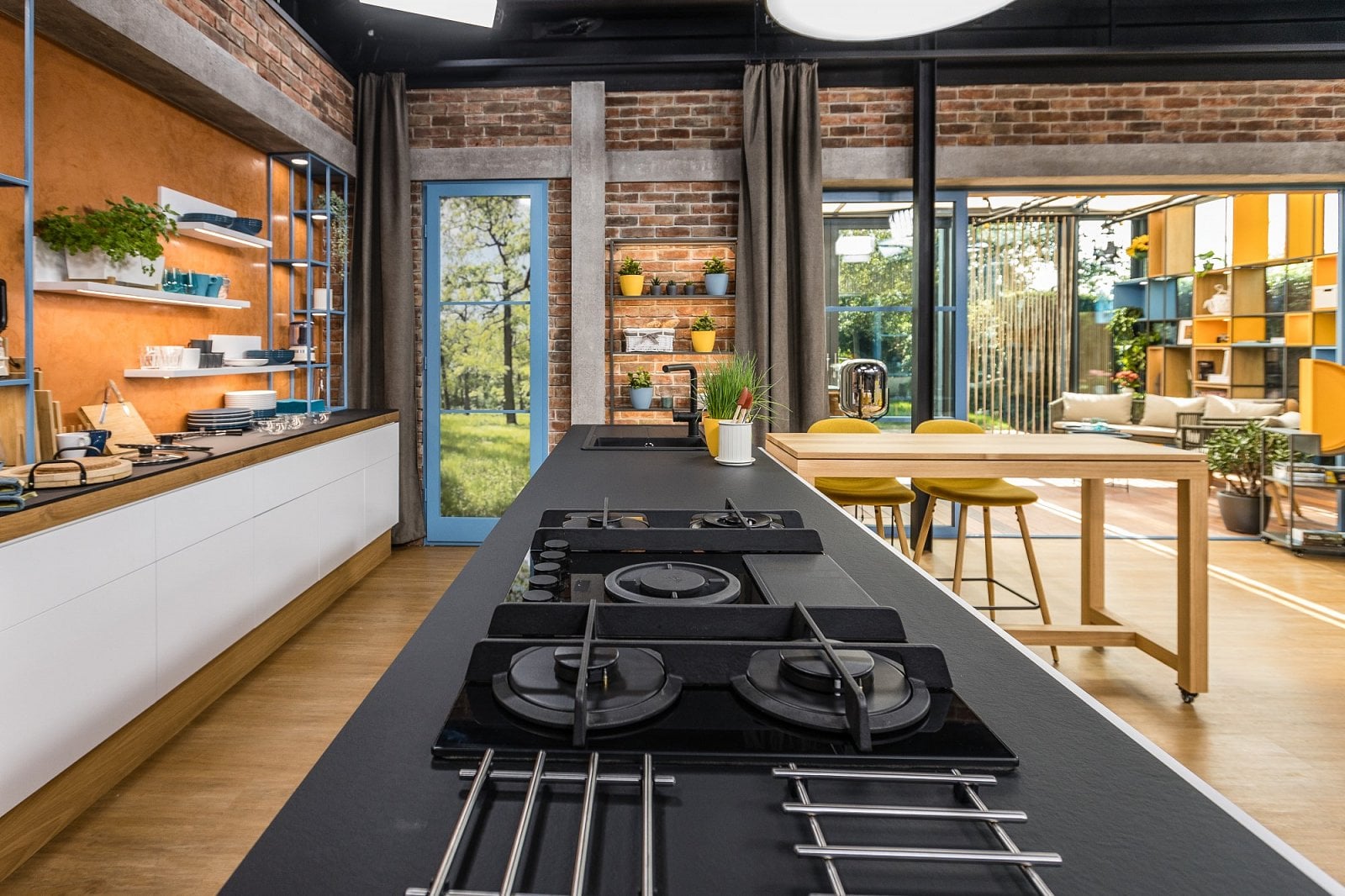 Studio Snídaně (2022)