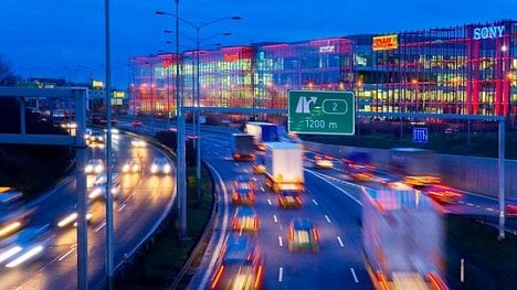 Náhledový obrázek - Jízda v prostředním nebo levém pruhu: za ohrožení jiného řidiče je pět trestných bodů