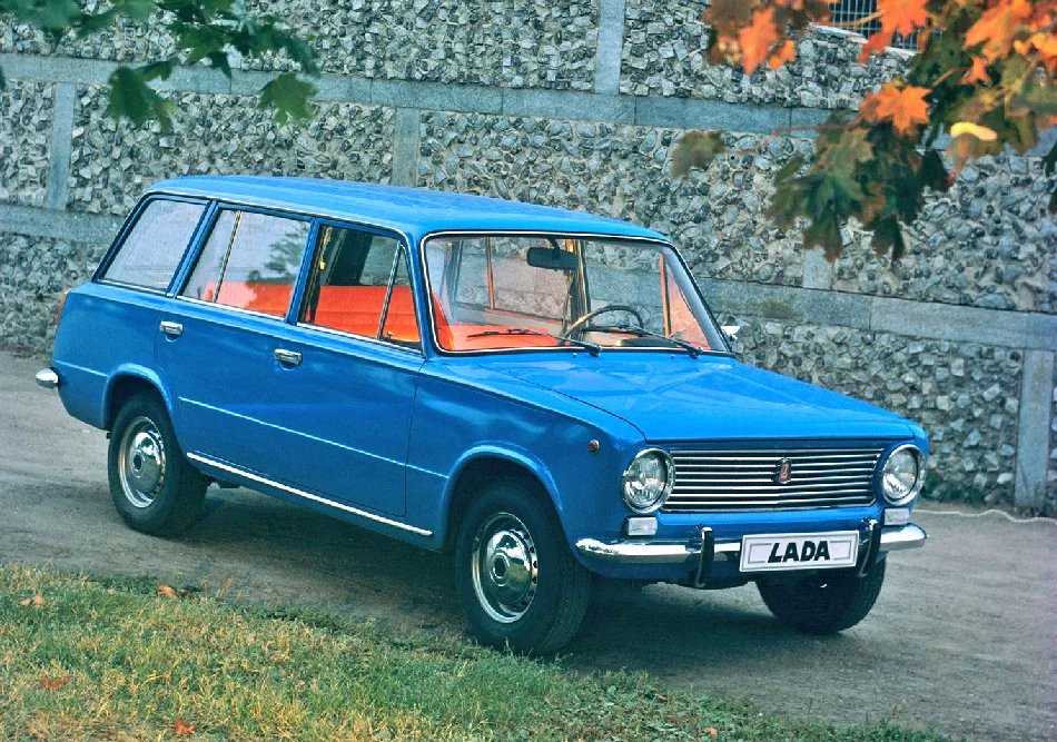 VAZ 2102 „Žiguli“ (později Lada 2102) byl vedle Wartburgu 353 Tourist dobrou volbou pro chalupáře první poloviny sedmdesátých let