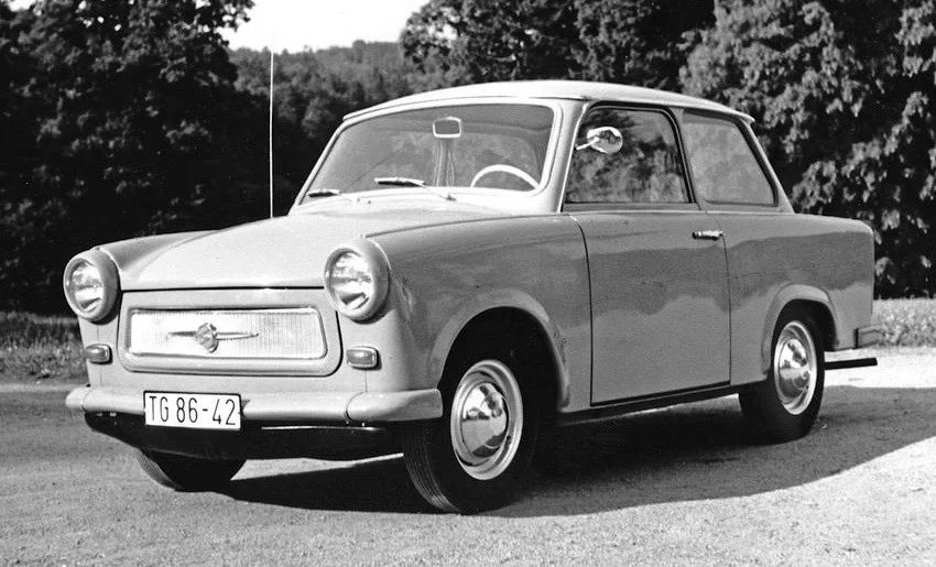 Od poloviny 60. let znamenal Trabant 601 dostupnější alternativu k italským Fiatům 500 a 600. Navazoval na předchozí Trabant 600 a P70, Mototechnou rovněž prodávané