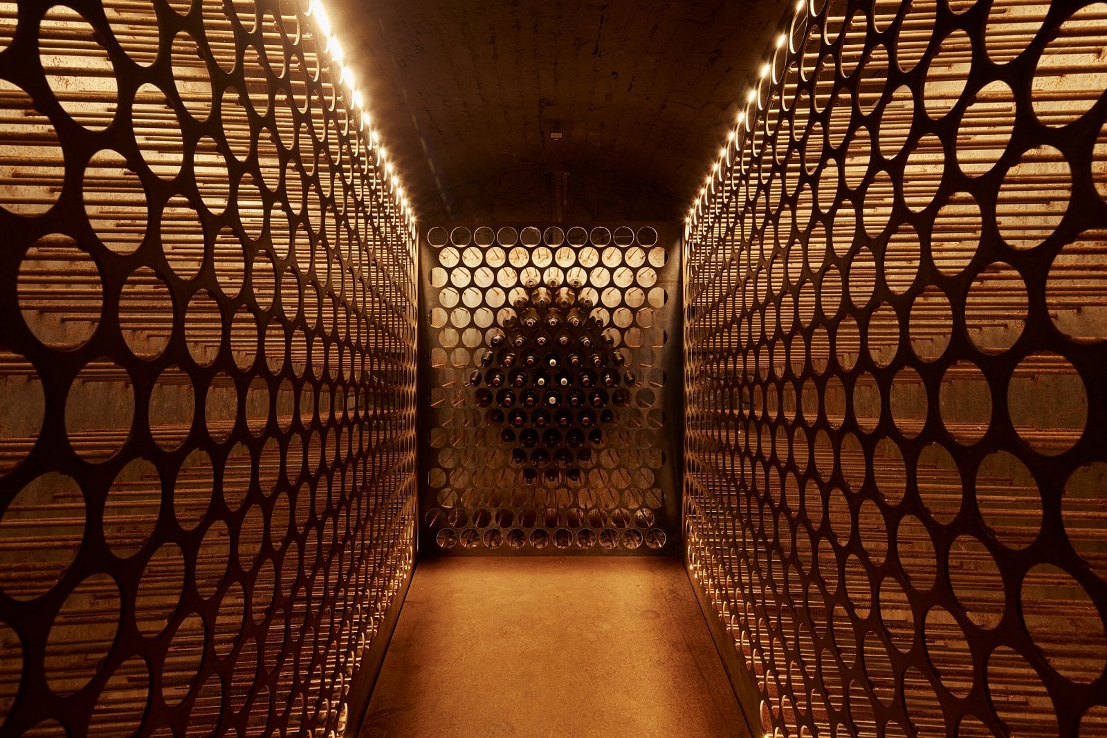 2021-09-petrjanda-brainwork-lazy-house-boysplaynice-29-scaled.jp