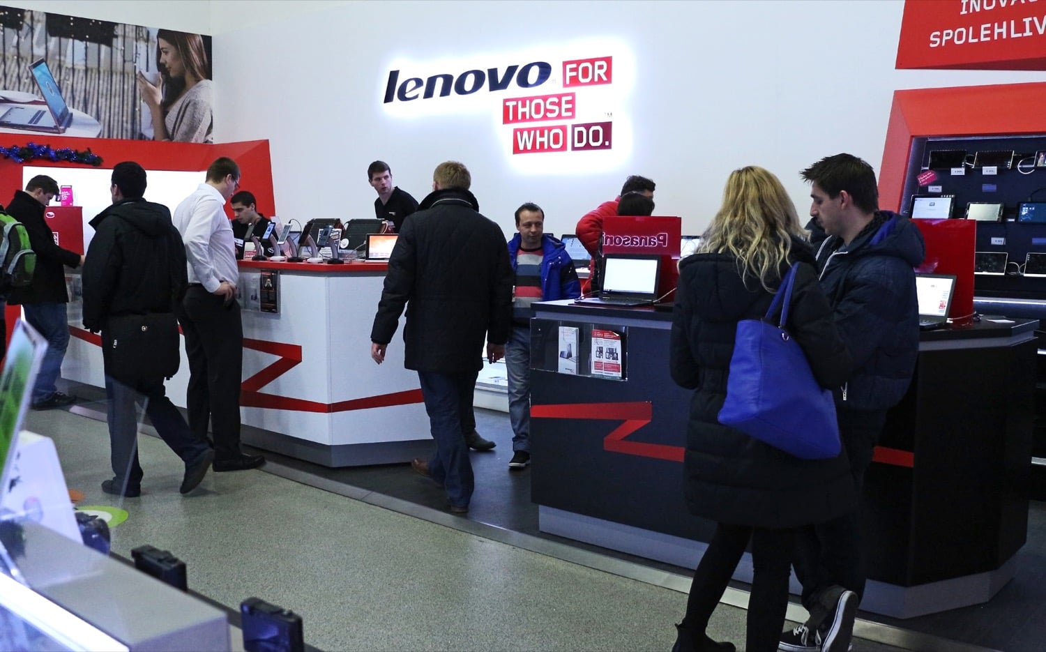 Podívejte se na Alza Streetshop i kamenné pobočky a zázemí