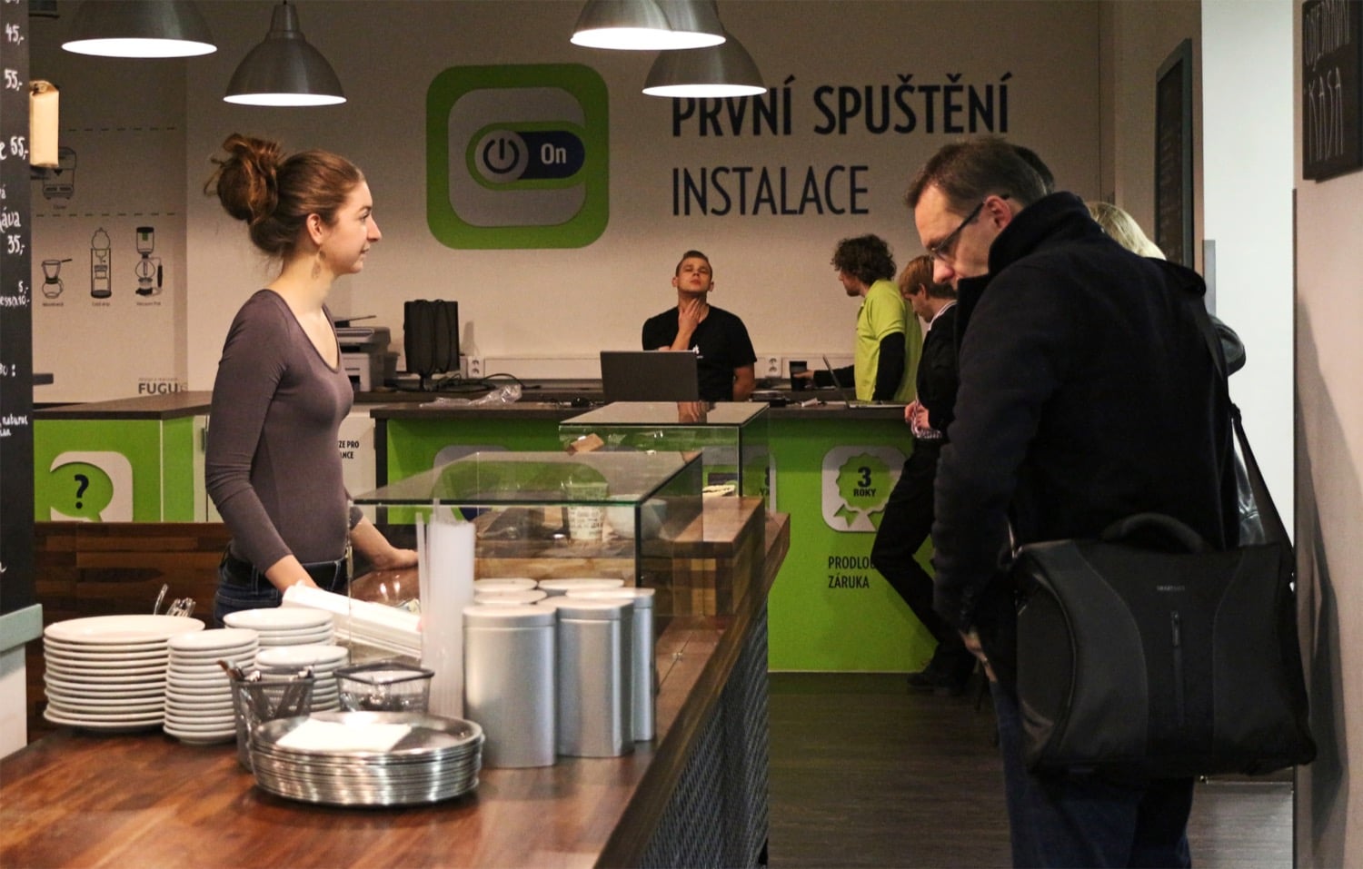 Podívejte se na Alza Streetshop i kamenné pobočky a zázemí