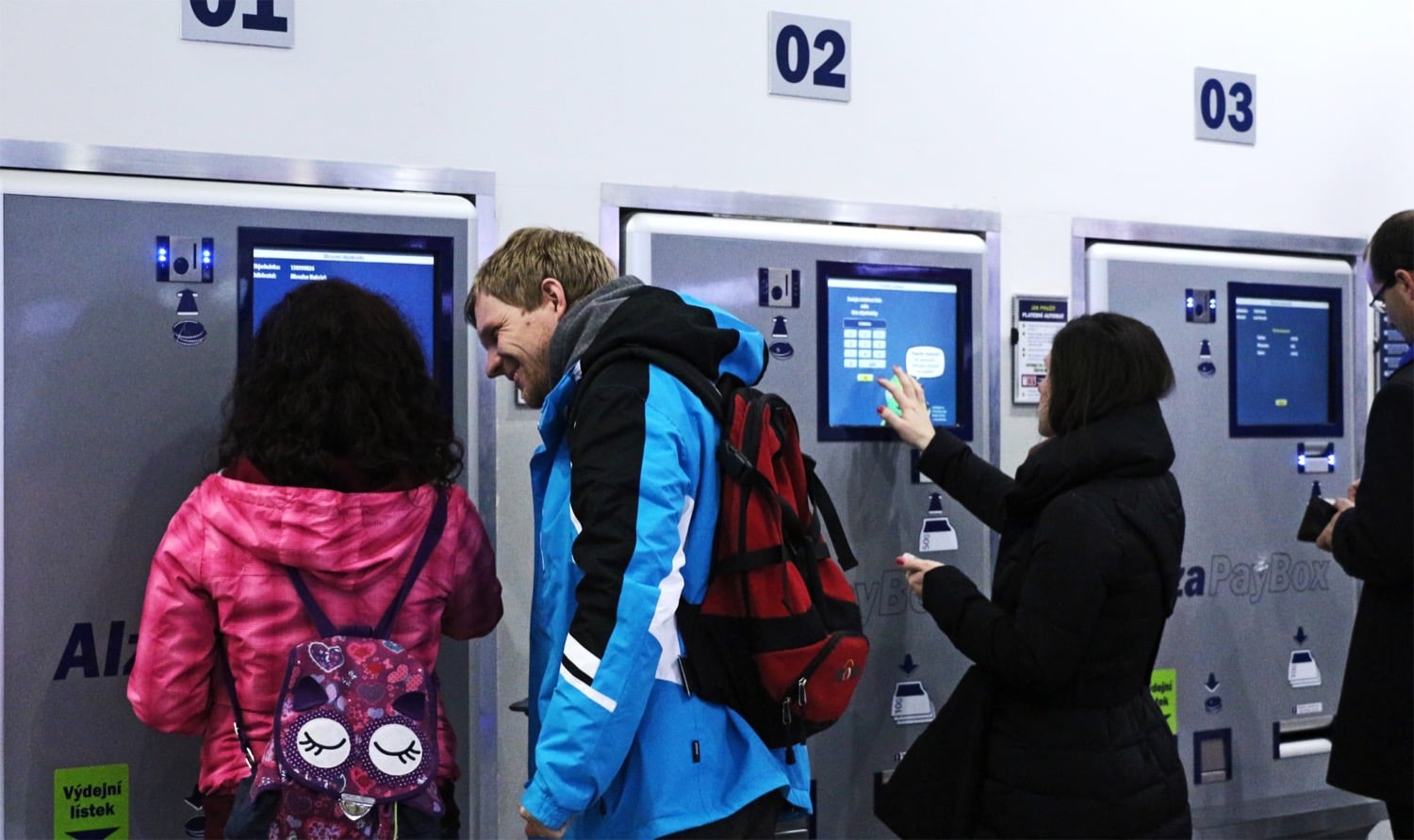 Podívejte se na Alza Streetshop i kamenné pobočky a zázemí