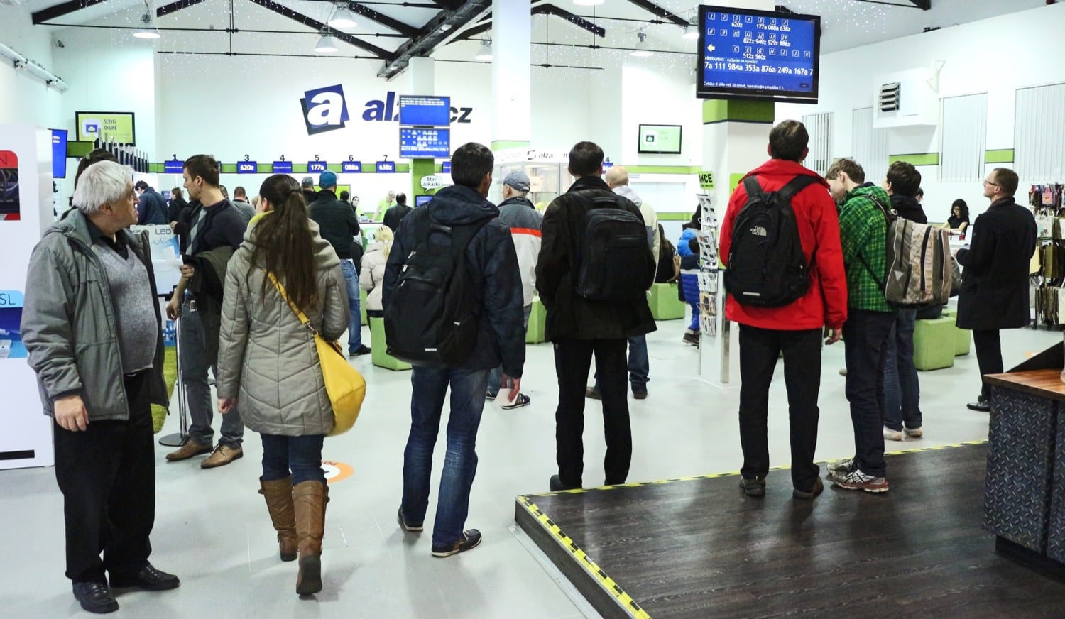 Podívejte se na Alza Streetshop i kamenné pobočky a zázemí
