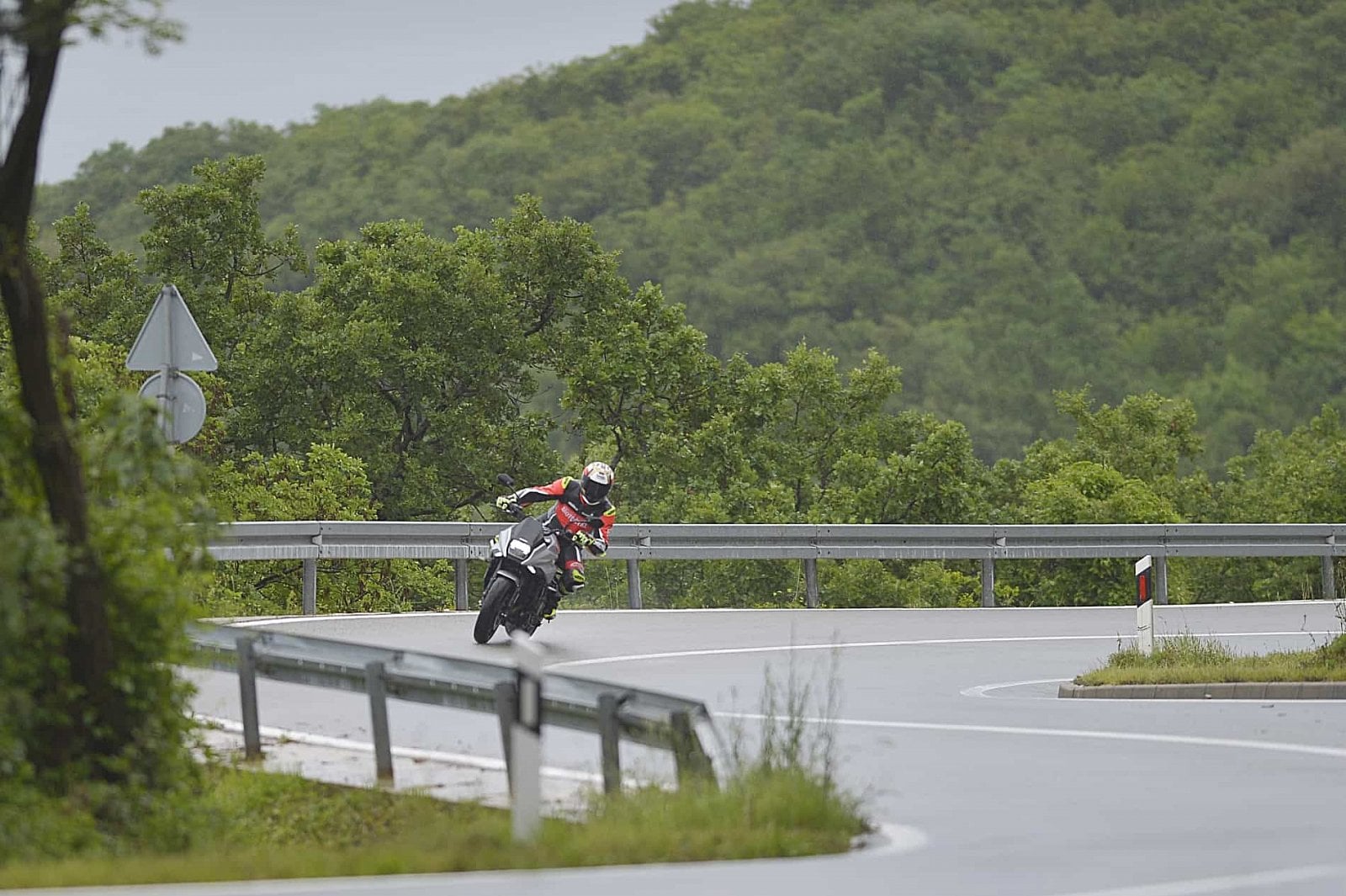 2019-09-suzuki_katana_press_test_2_day_rider1_10.jpg