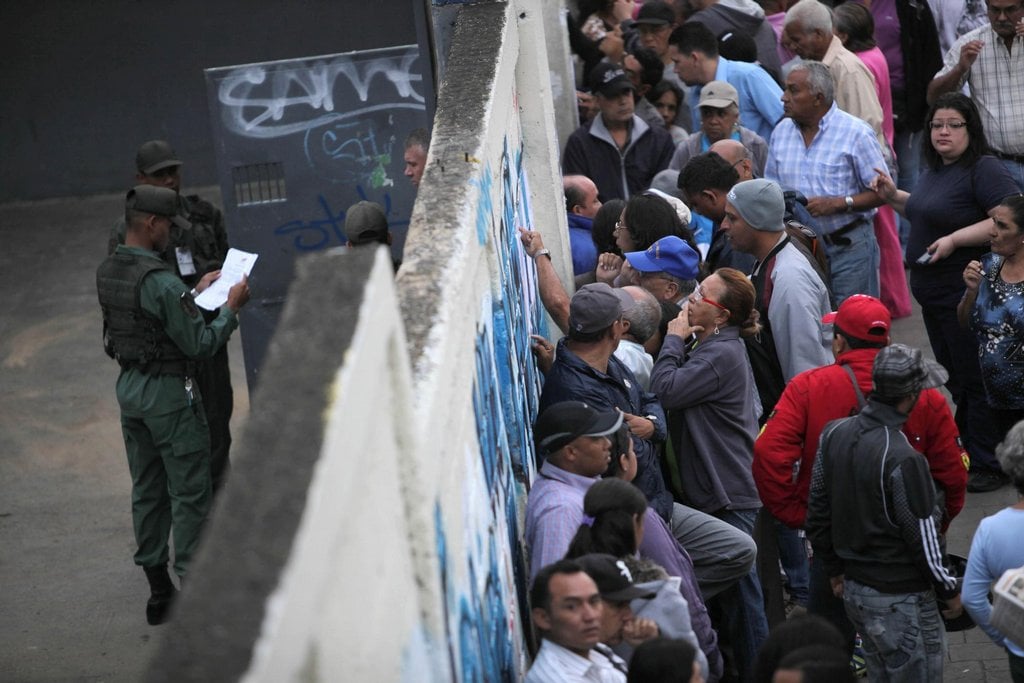 2019-05-venezuelanc3a9-volc3ad-prezidenta-proti-sobc49b-stojc3ad