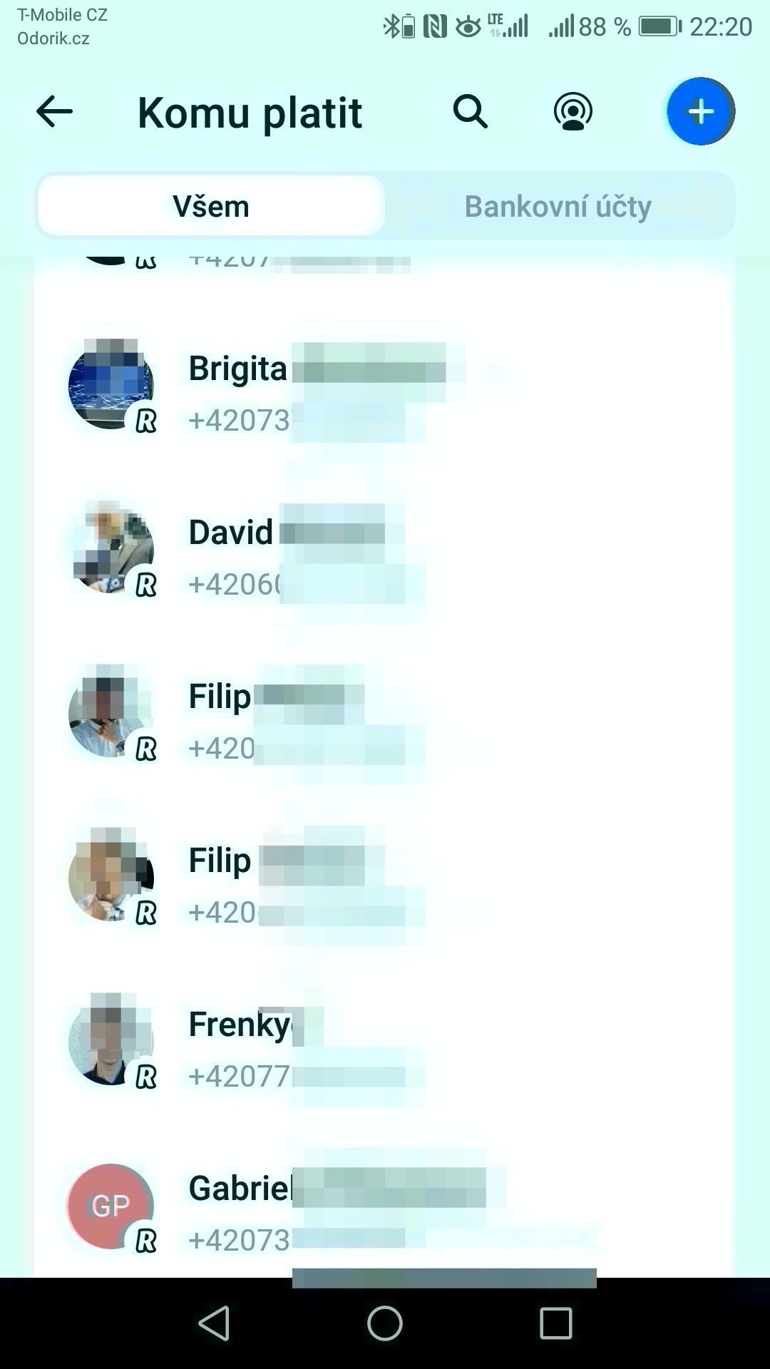 Propojením s adresářem získáte informaci, kdo Revolut používá a můžete mu peníze snadno poslat, nebo je od něj přijmout.