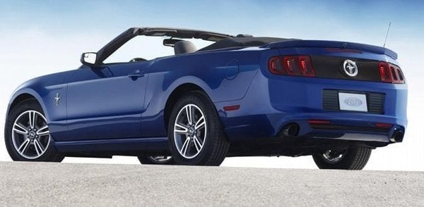 2010-10-ford-mustang-1.jpg