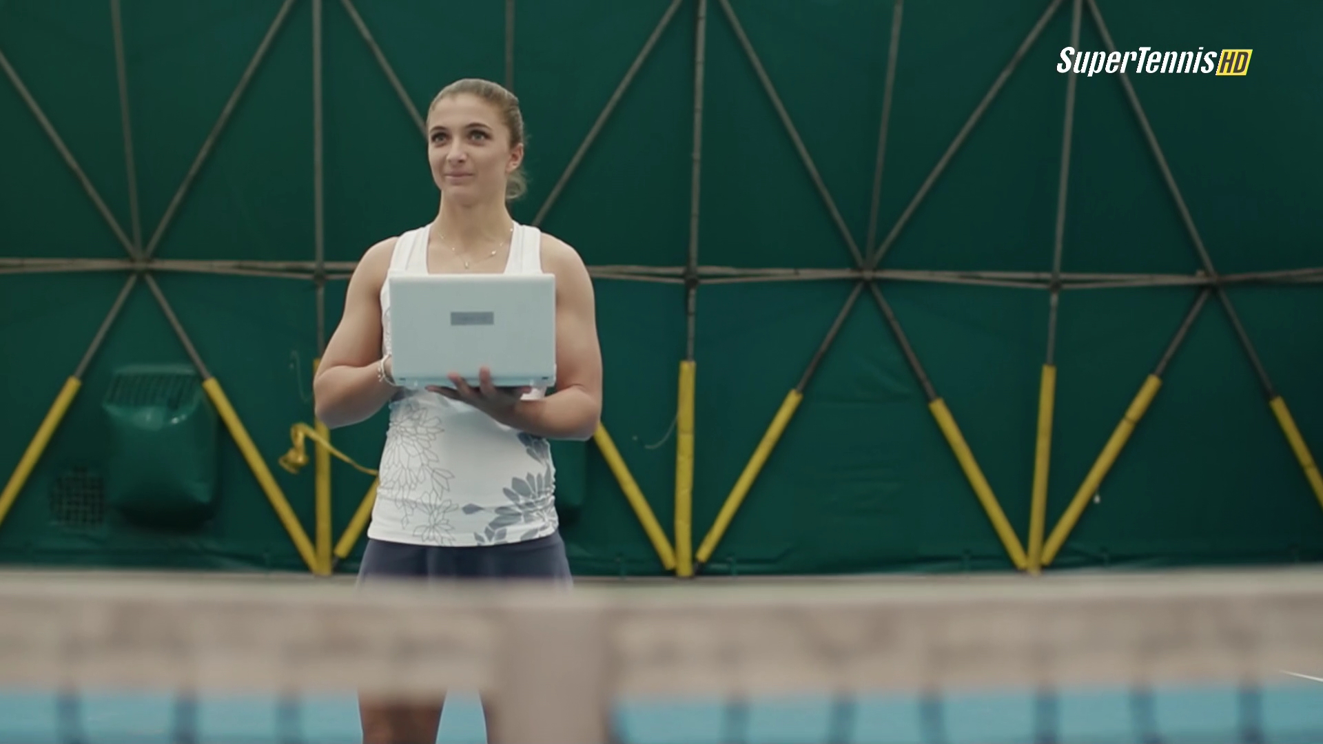 Sportovní kanál Super Tennis HD vysílá na satelitu Hotbird nekódovaně.