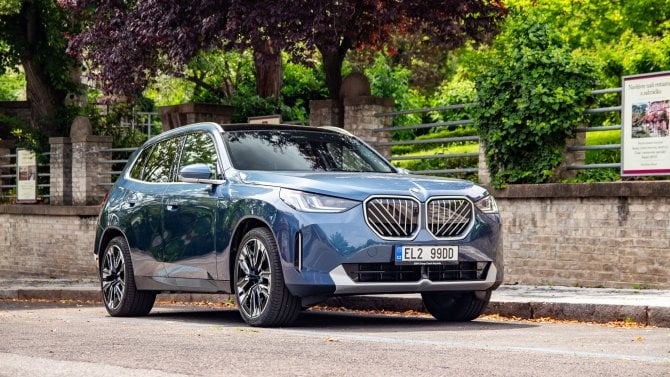 BMW X3 30e xDrive: K dokonalosti nemá daleko