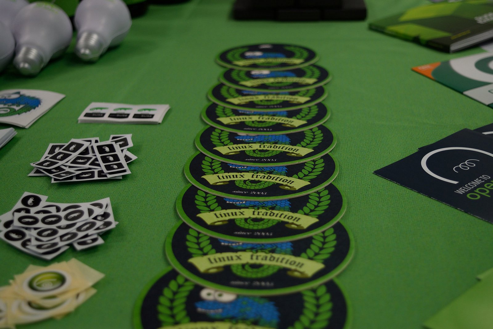 Každý člověk si dnes odkládá pití u počítače. Podtácek se vždy hodí a ne jen na pivo.