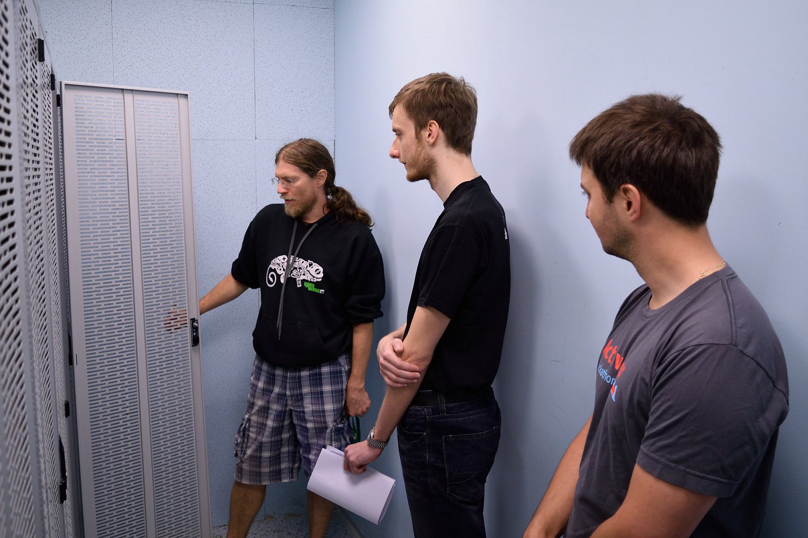 Návštěvníkům se také ukázala normální serverovna, bohužel kvůli experimentálním modelům není možno ukazovat snímky serverů.