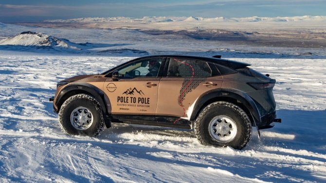 Další důkaz toho, že elektromobil na provoz levný nebude. První země zrušila zdanění paliv, všichni teď budou platit za ujetý kilometr