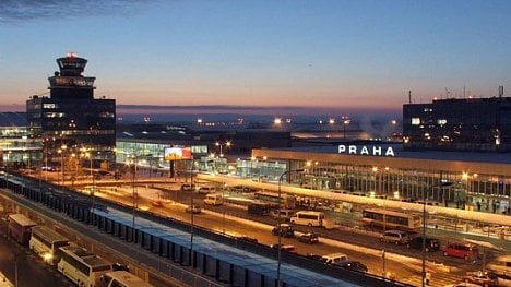 Náhledový obrázek - Letiště Praha z tendru na skenery vyloučilo Huawei a ZTE, kvůli varování od NÚKIB