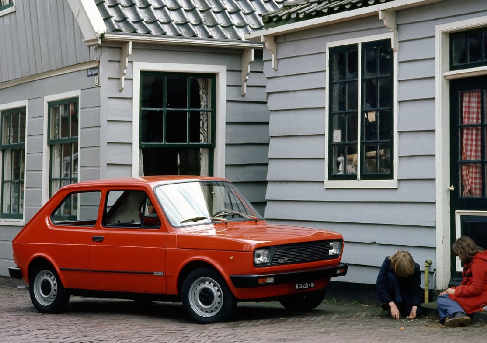 V této podobě a barevném odstínu se Fiat 127 druhé generace dodával i do Československa