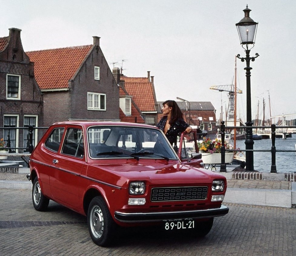 První generace vyvrcholila dražší modifikací 127 Special. K nám se nedovážel, ale mezi lednem 1990 a srpnem 1991 k nám přišlo několik ojetin. Tehdy totiž Československo umožnilo import bez omezení věkem vozu…