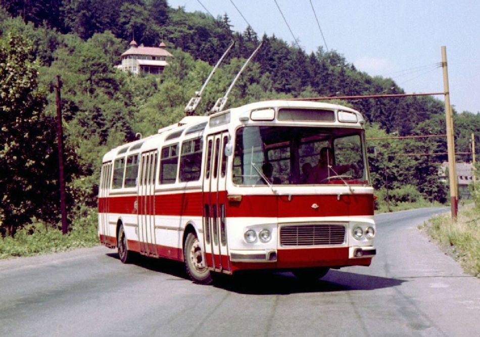 ŠT11. Jednotlivé exempláře trolejbusu ŠT11 se od sebe lišily přední maskou, čelním oknem a dalšími drobnými detaily.