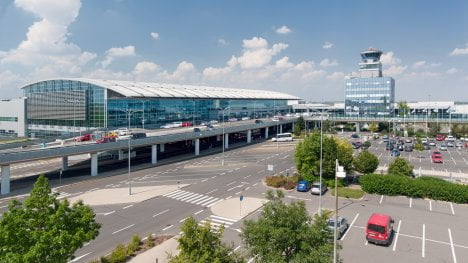 Náhledový obrázek - Terminál 2 pražského letiště slaví 20 let provozu. Prošlo jím už 141 milionů cestujících