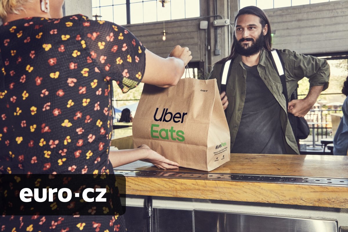 Foodora a spol. mají novou konkurenci. V rámci rozsáhlé expanze míří do Česka služba Uber Eats