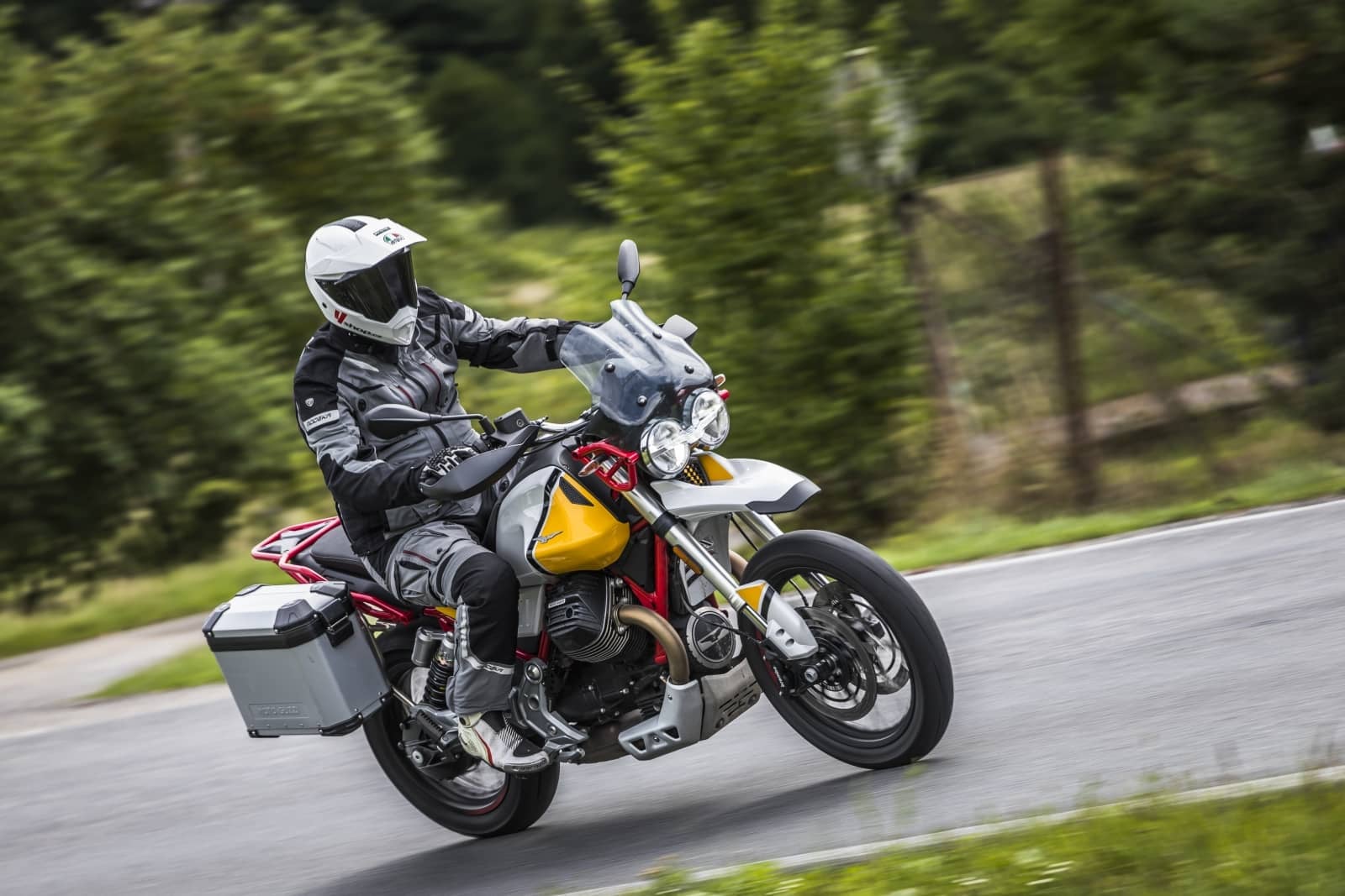 2020-03-MotoGuzziV85TT027.jpg