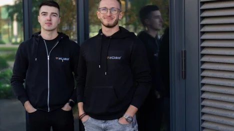 Trochu jiný Tinder. Dva Češi vyvinuli aplikaci, která propojuje lidi na základě společných koníčků, během 14 dní měla přes tisíc uživatelů