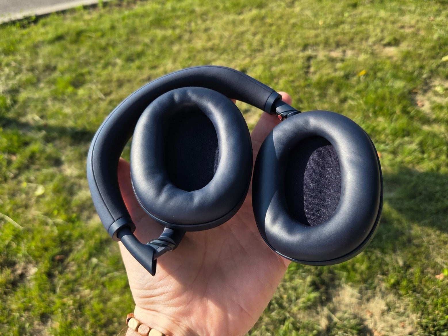 Sony WH-1000XM6 náušníky