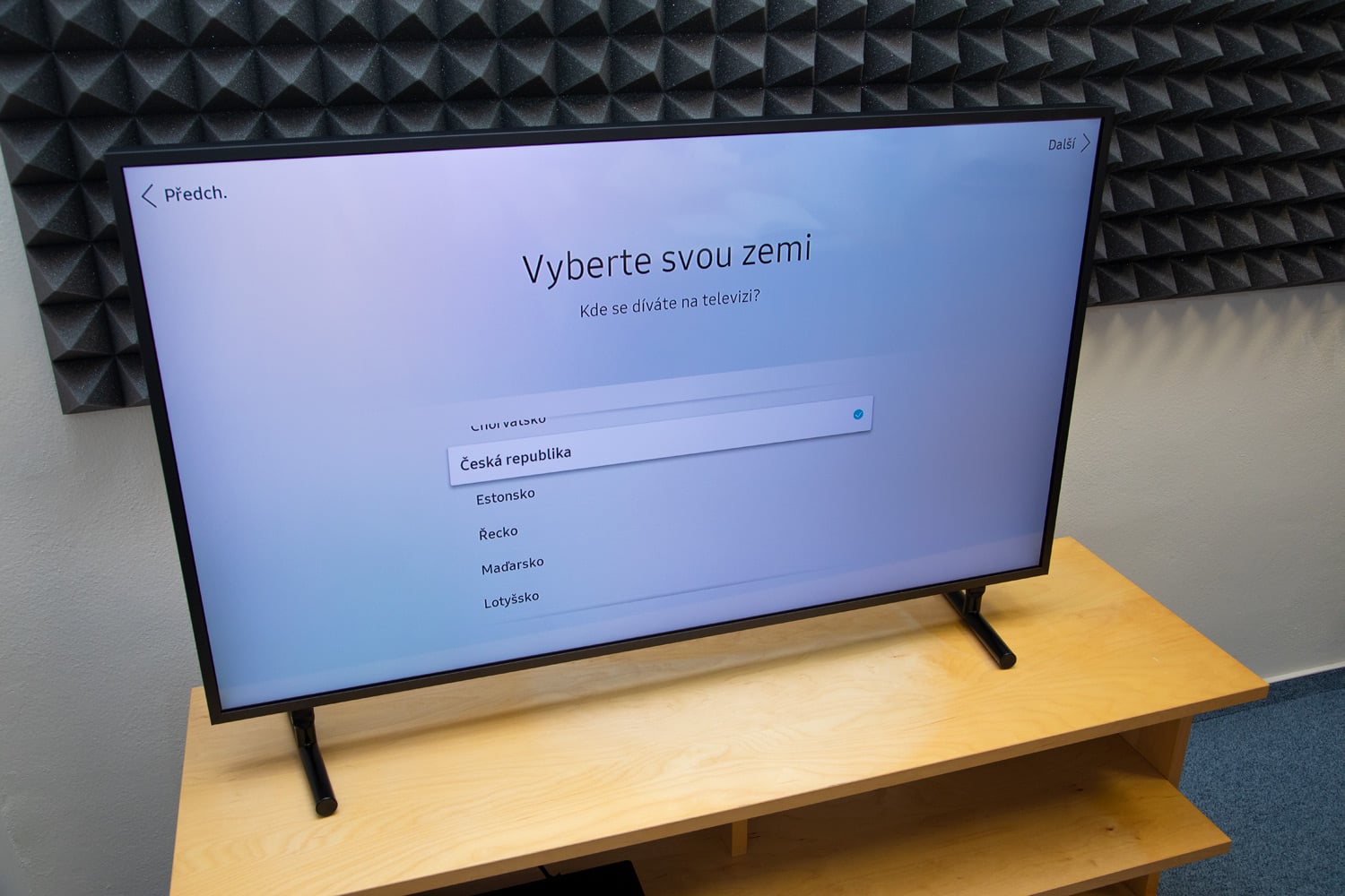 Samsung QE43LS03 - první zapnutí a instalace