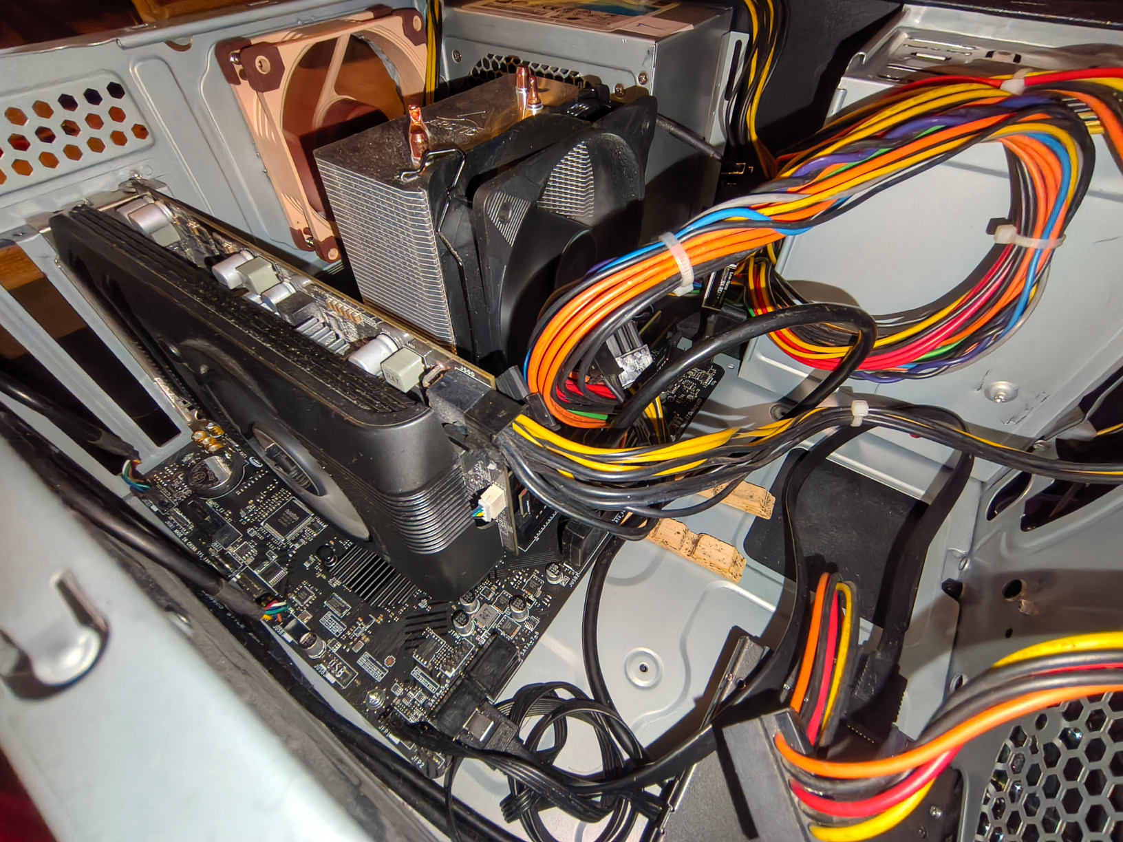 Starší PC s Radeonem HD 7770 v roce 2026