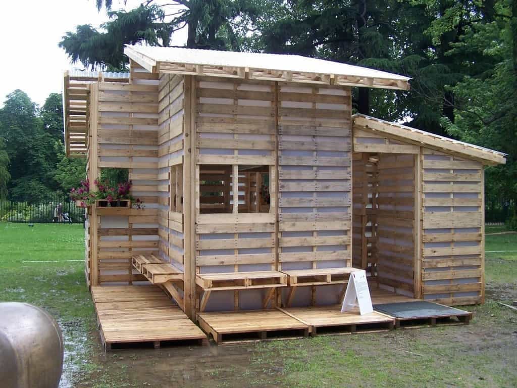 2010-12-pallet-house-project-3.jpg