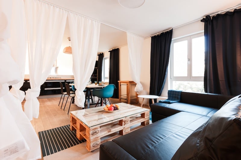 Takto zařízené byty jdou na Airbnb a Booking.com na dračku.