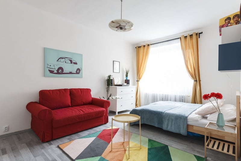 Takto zařízené byty jdou na Airbnb a Booking.com na dračku.