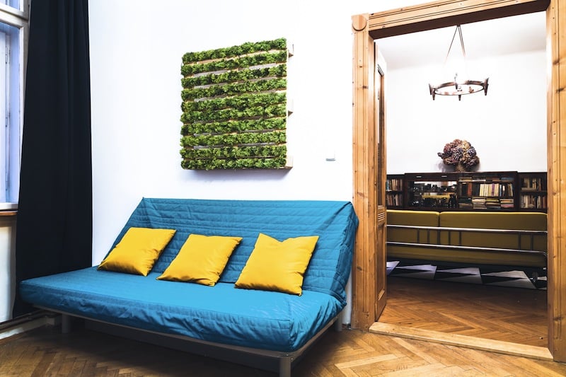 Takto zařízené byty jdou na Airbnb a Booking.com na dračku.