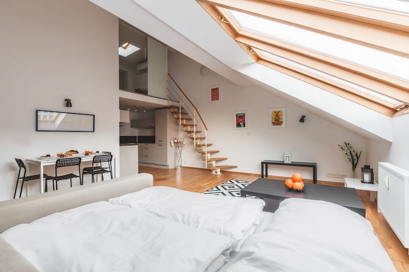 Takto zařízené byty jdou na Airbnb a Booking.com na dračku.